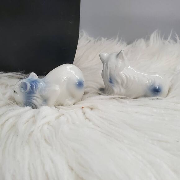 Vintage Ceramic Cat Figurines Blue White Set of 2 - Picture 3 of 9